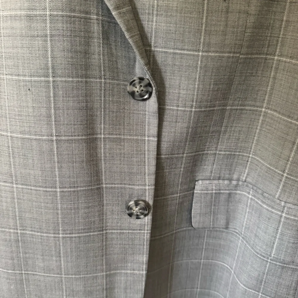 Linea Uomo Men’s Gray Checked Suit – Size 50R $85 - Picture 6 of 13